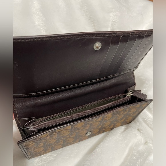 Authentic Christian Dior Brown Monogram Wallet - Picture 4 of 8